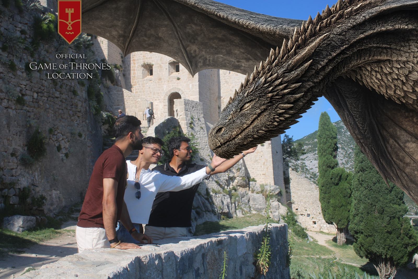 Klis AR — woman with dragon